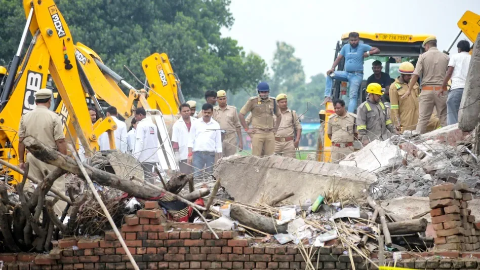 उत्तर प्रदेश के कौशांबी में एक पटाखा फैक्ट्री (गोदाम) में हुए भीषण दर्दनाक विस्फोट में अब तक 11 लोगों की मौत